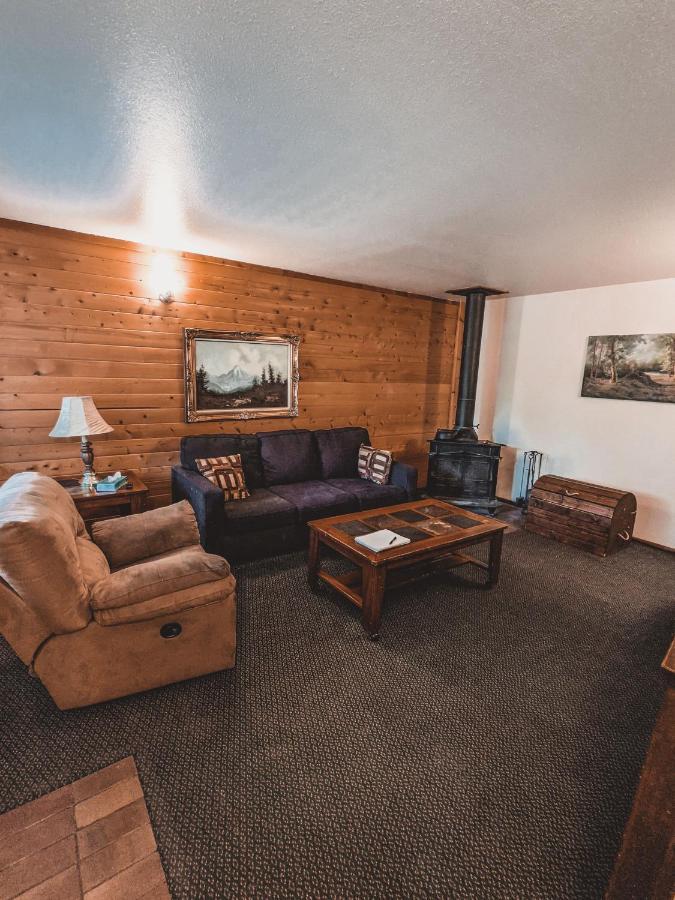 Pinewoods Resort And Rv Park Duck Creek Village Exterior foto